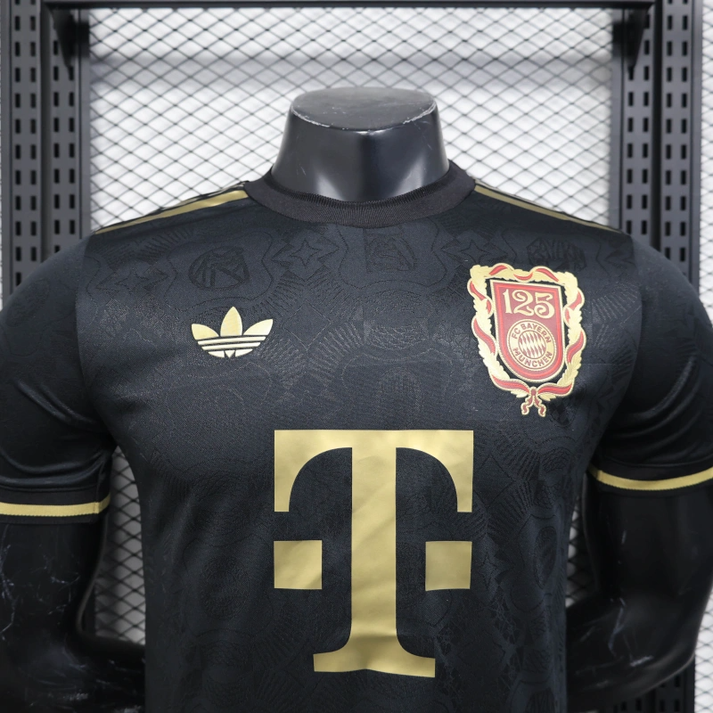 Camisa Bayern - Edição Especial 125 anos