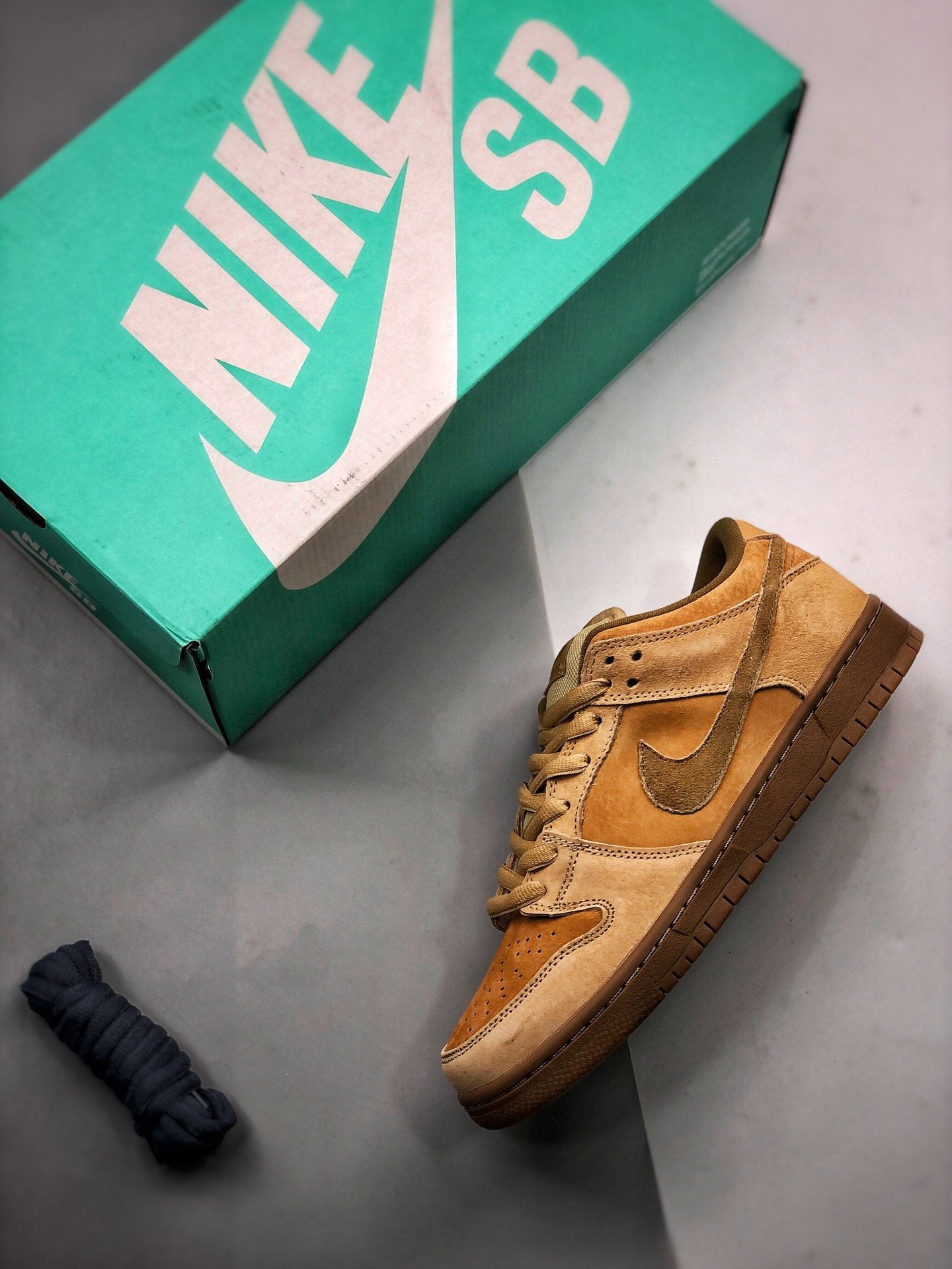 Nike SB Dunk Low Wheat Mocha