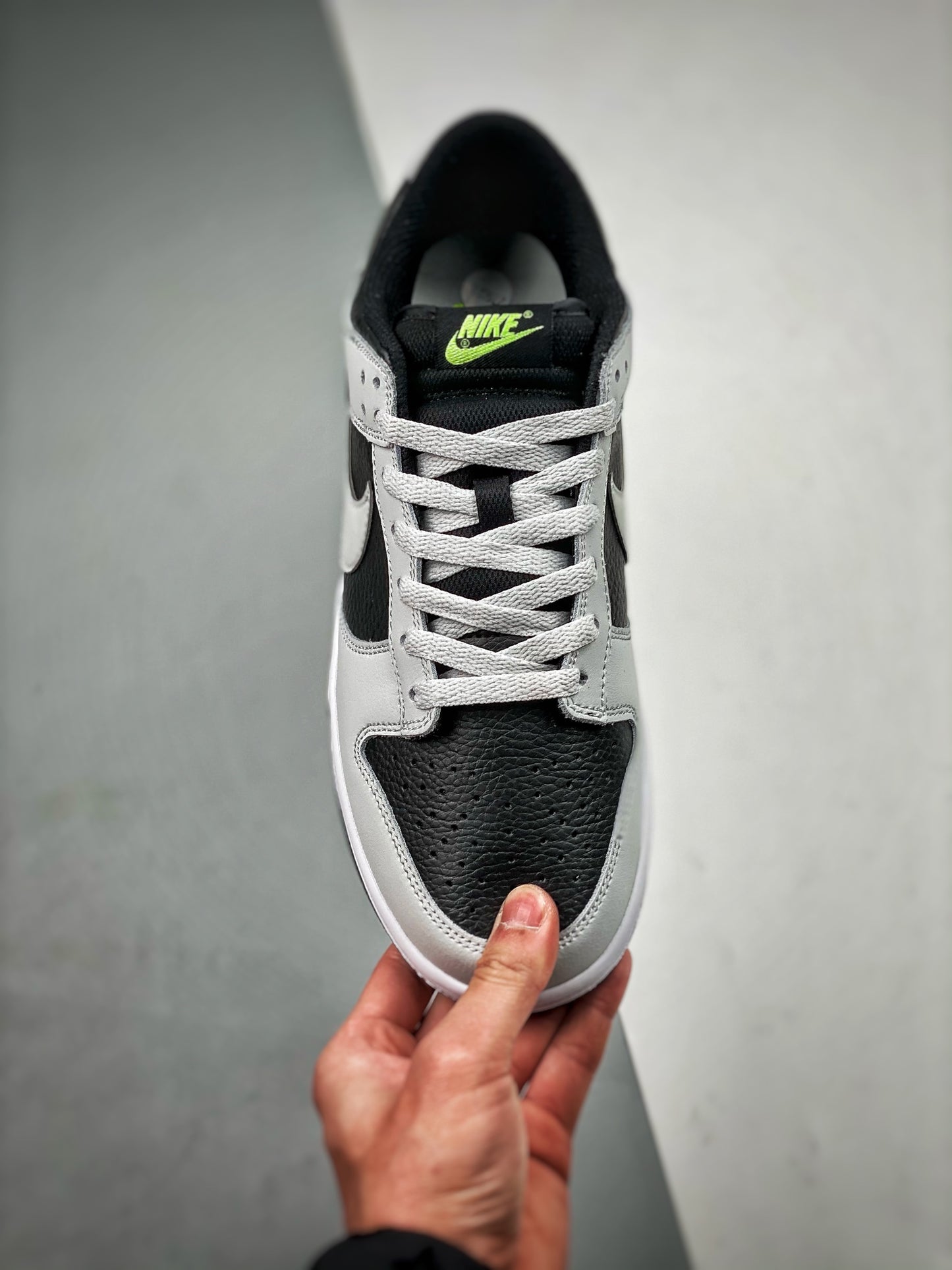 Dunk Low Reverse Panda Volt