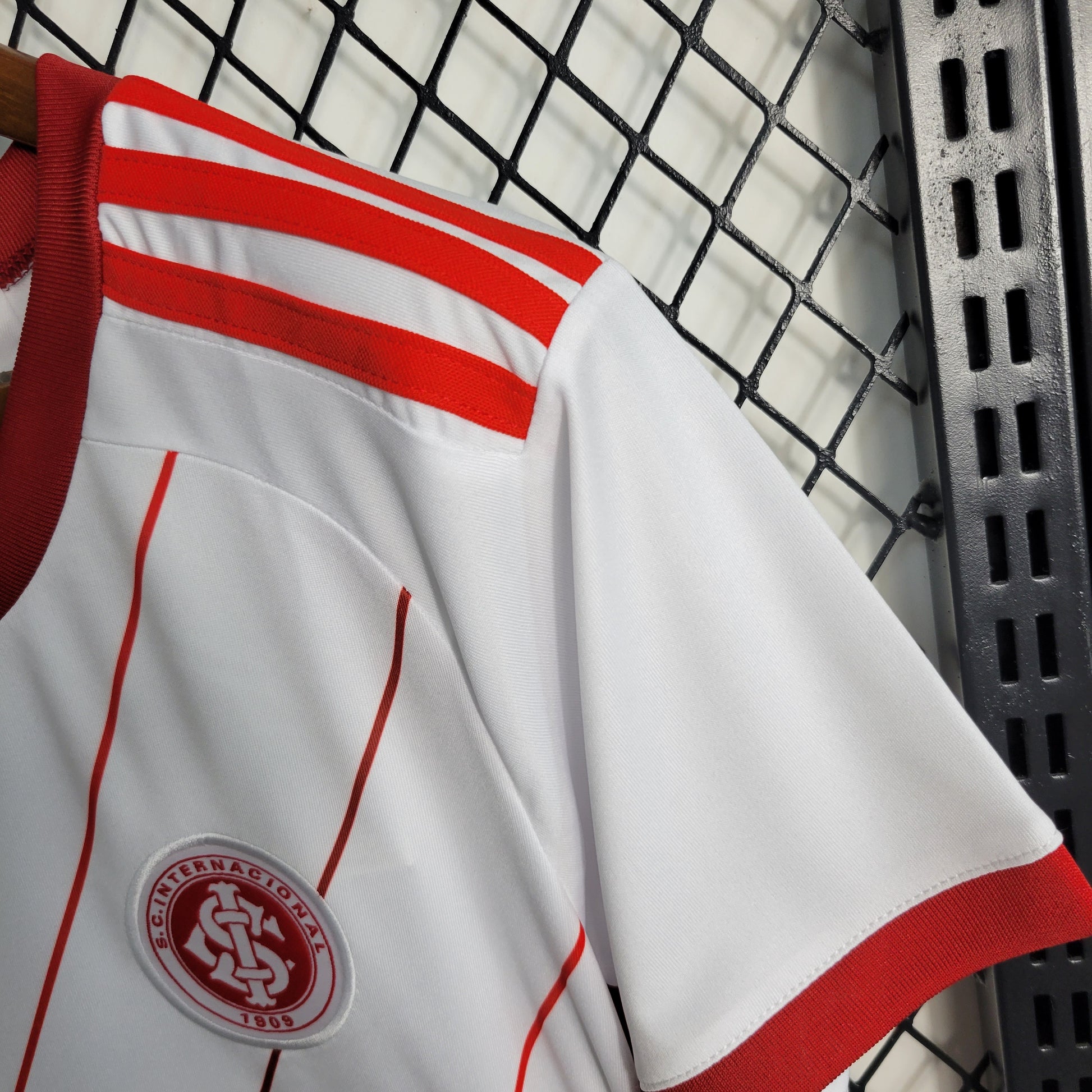 Camisa Internacional 2 - Feminina - 23/24 – Loja Bisis