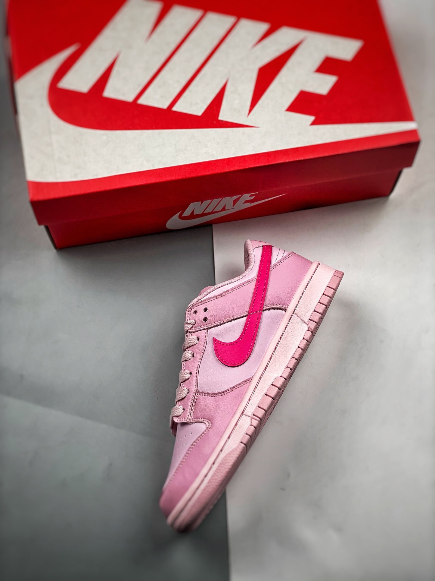 Nike Dunk Low GS Triple Pink - Feminino