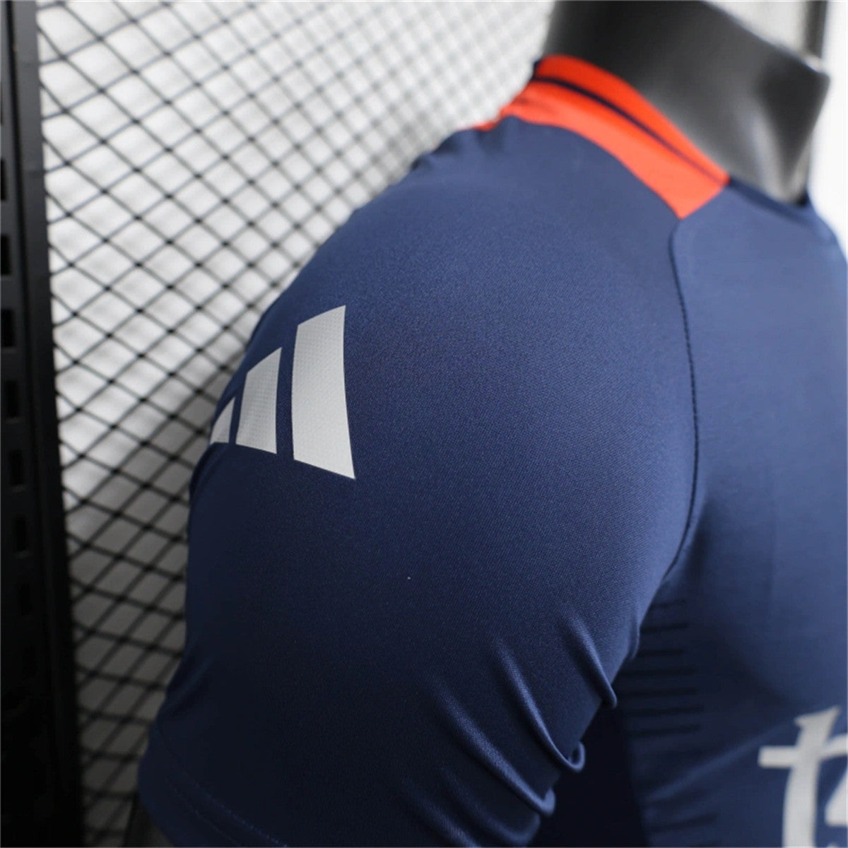 Camisa Manchester United - Treino - Versão Jogador - 2024/25