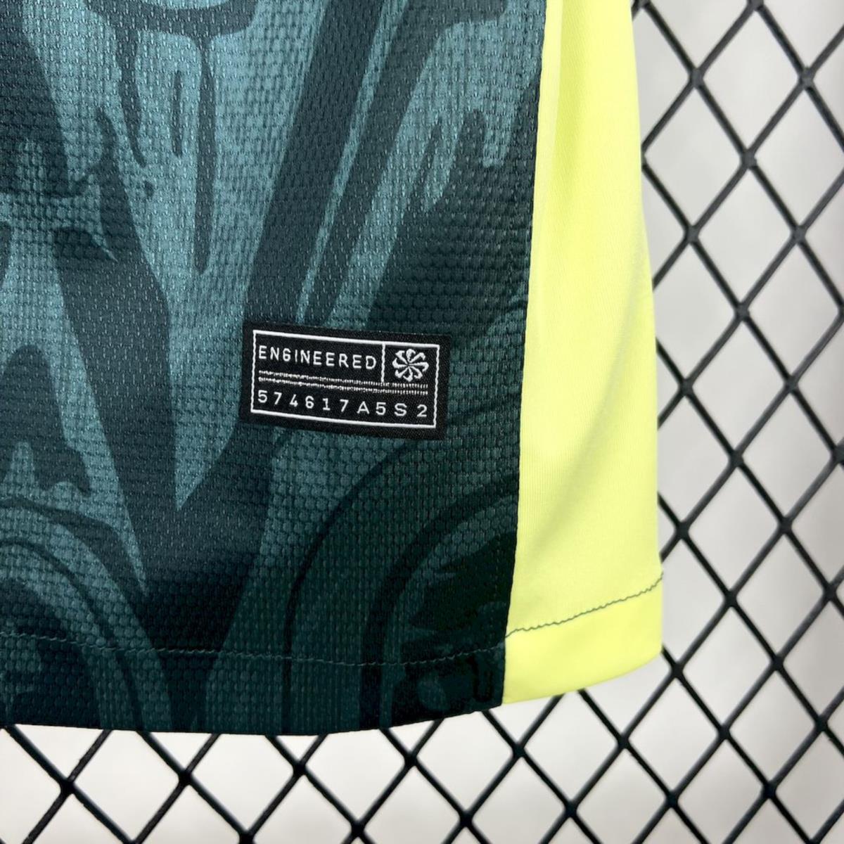 Camisa Barcelona - Treino Verde Neon - 2024/25