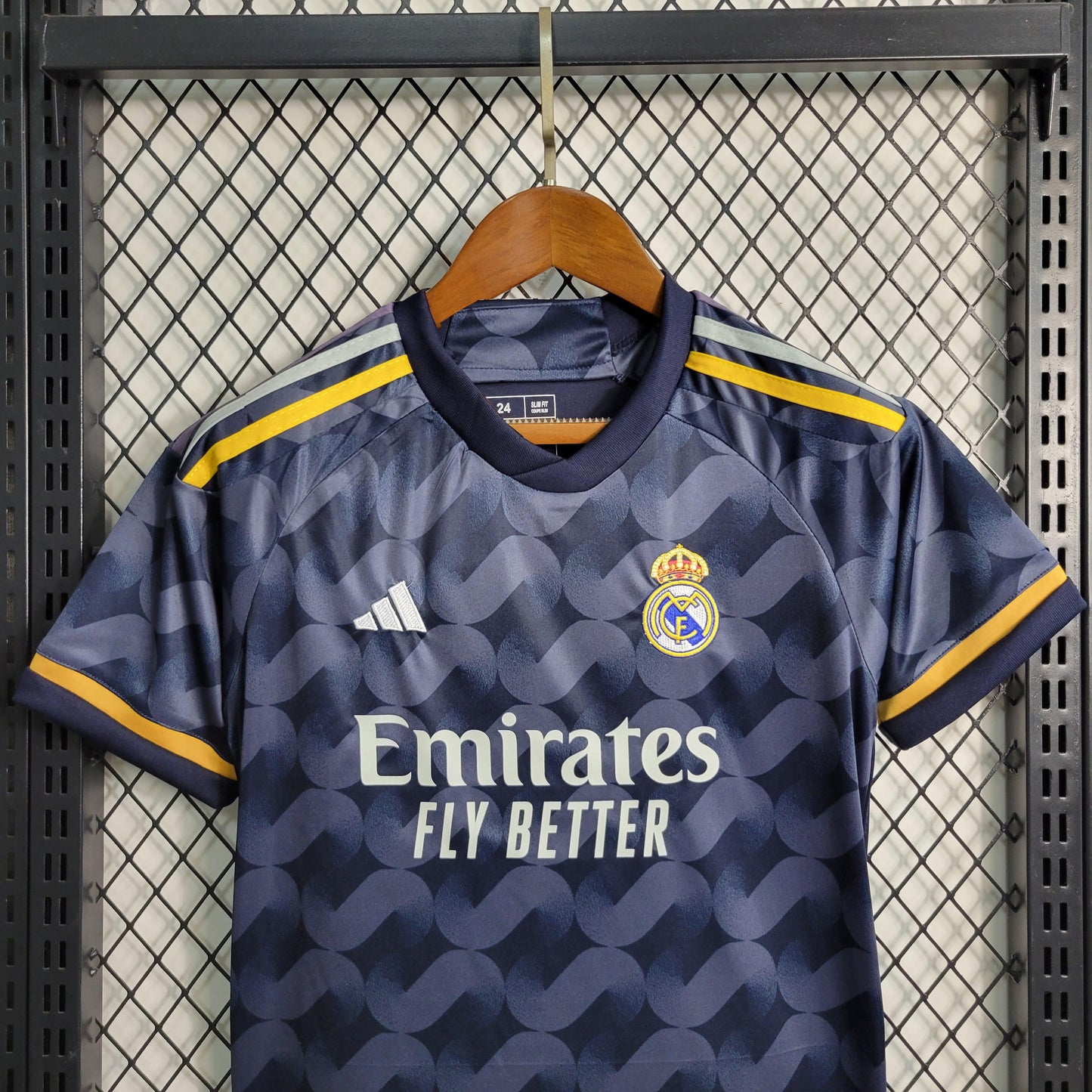 Kit Infantil Real Madrid 2 - 2023/24