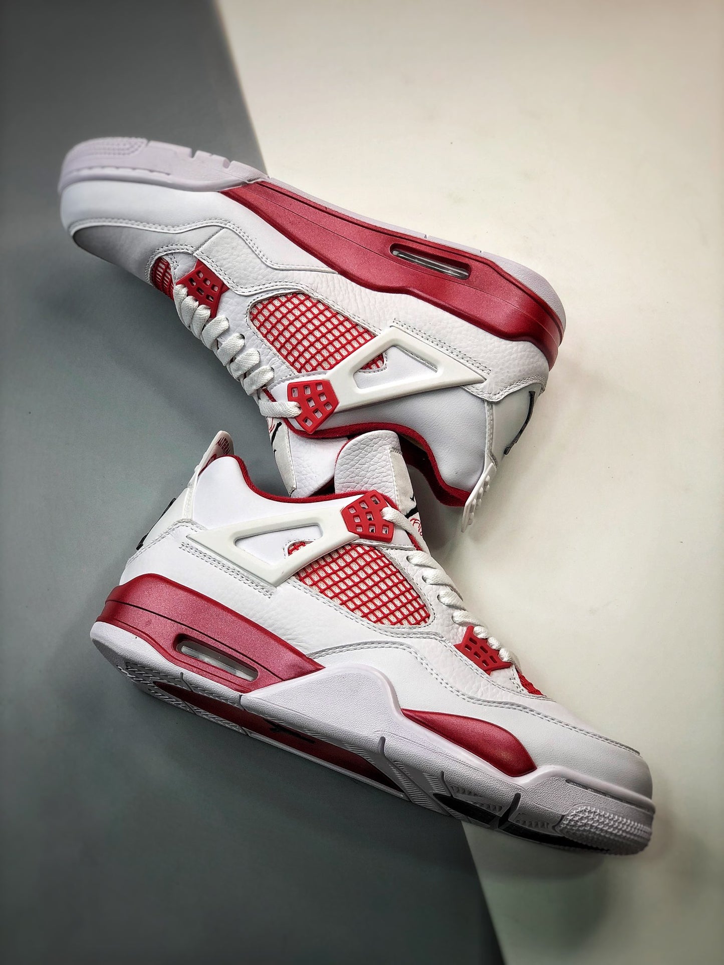 Air Jordan 4 "Retro Alternate"