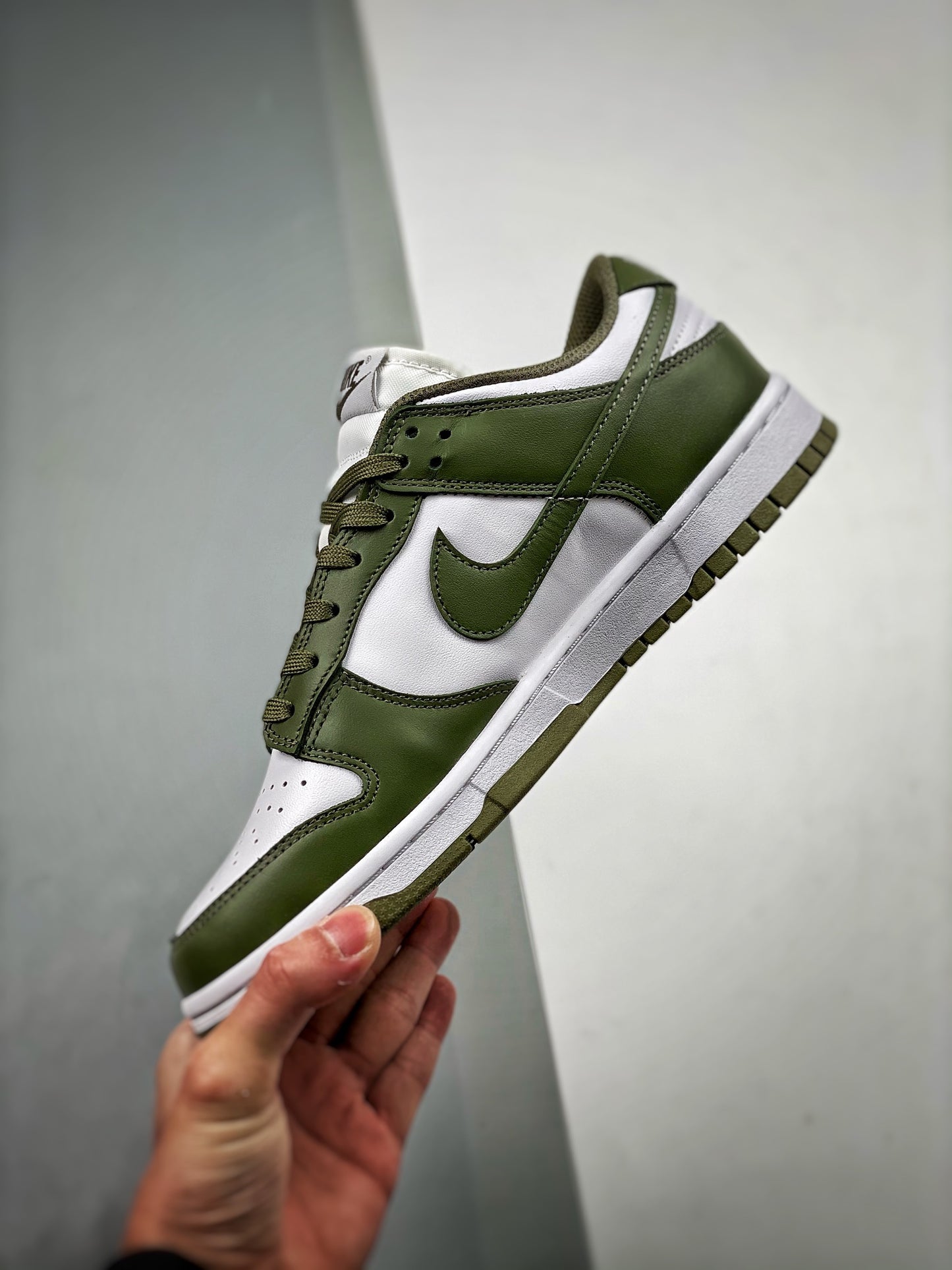 Nike Dunk Low "Medium Olive"