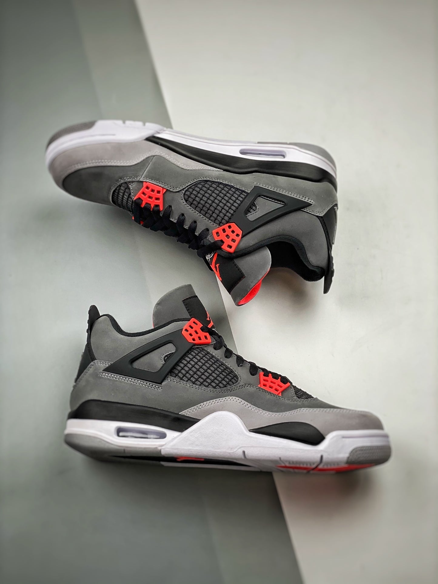 Air Jordan 4 Retro "Infrared"