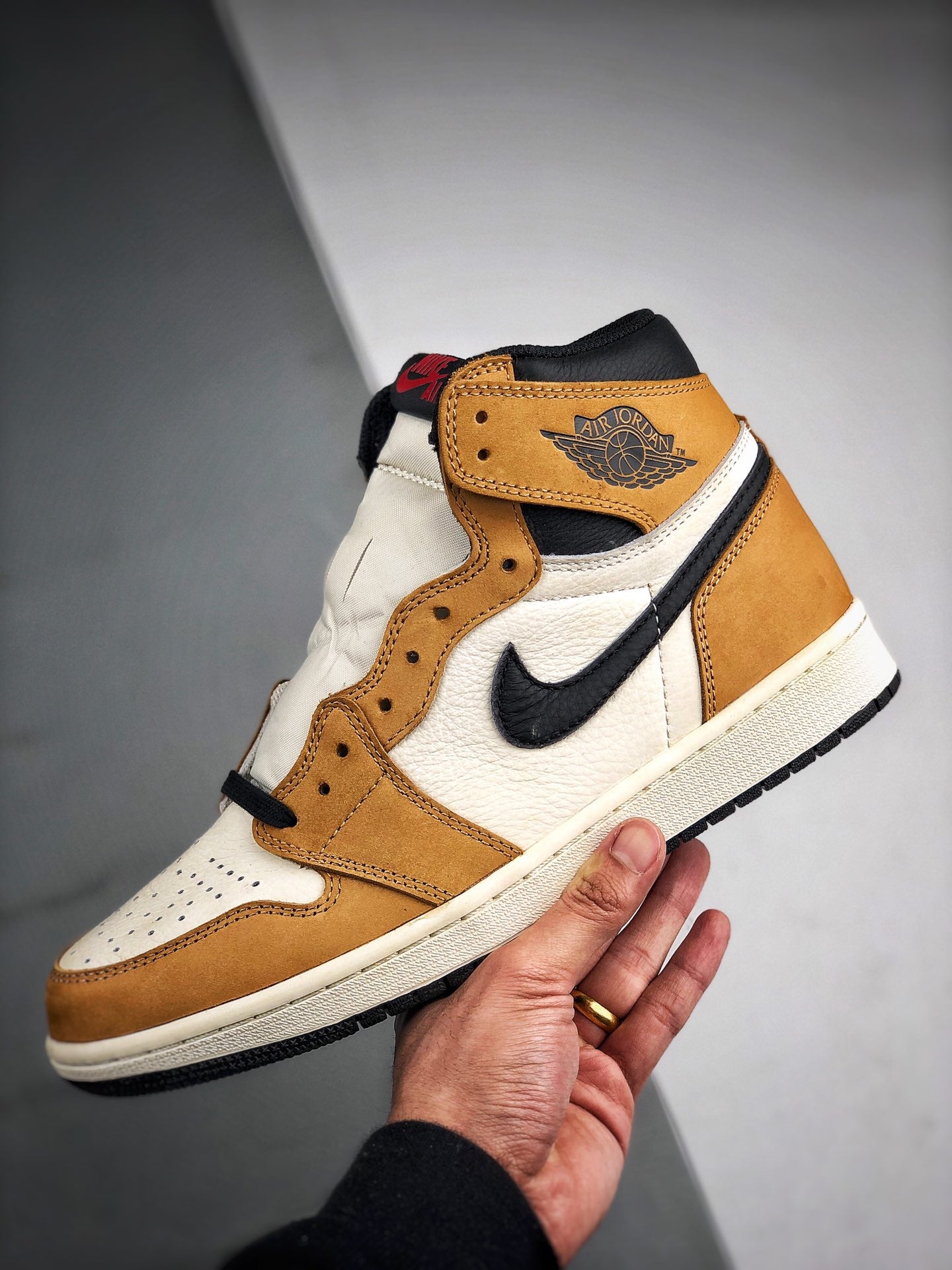 Air Jordan 1 Retro High “Rookie Of The Year”