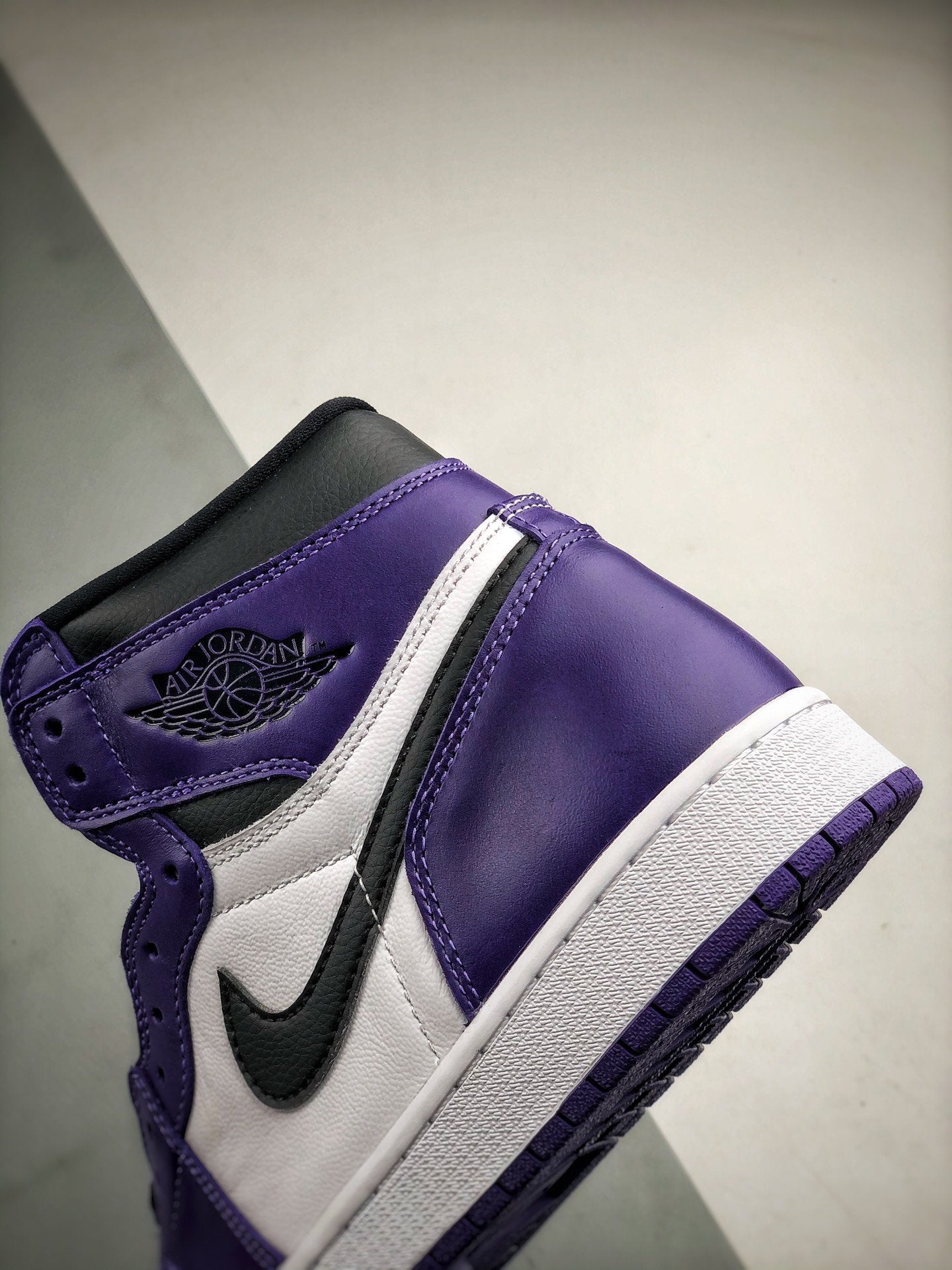 Air Jordan 1 Retro High "Court Purple"