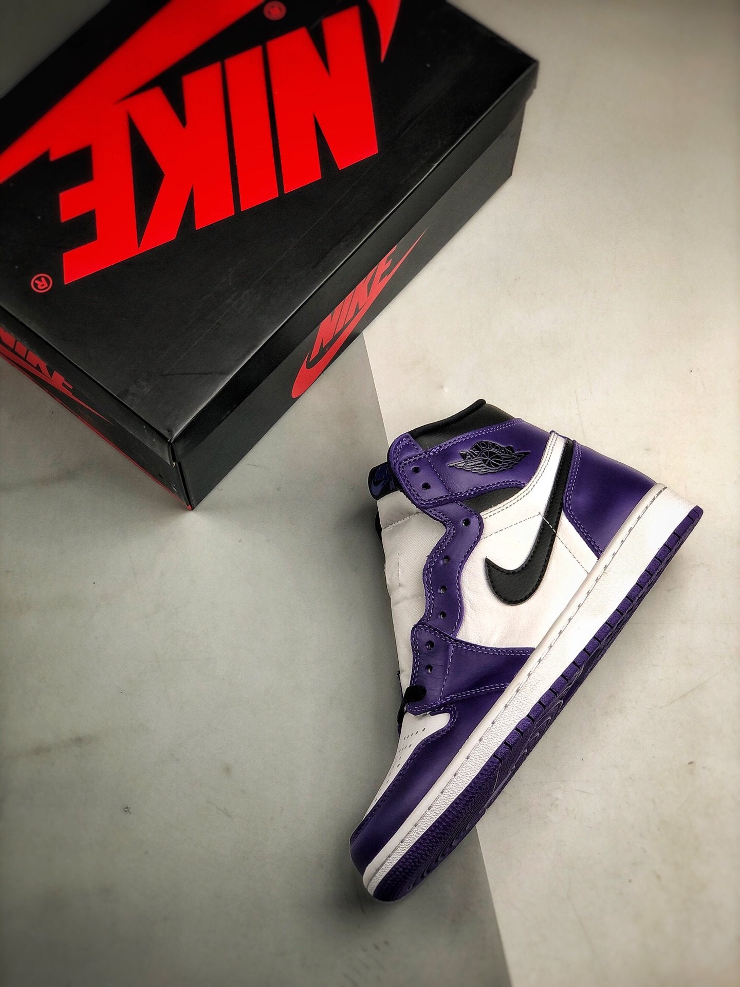 Air Jordan 1 Retro High "Court Purple"