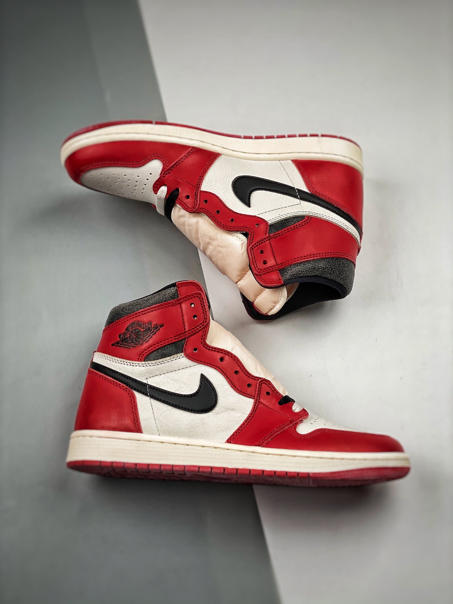 Air Jordan 1 - Retro High OG Chicago "Lost and Found"