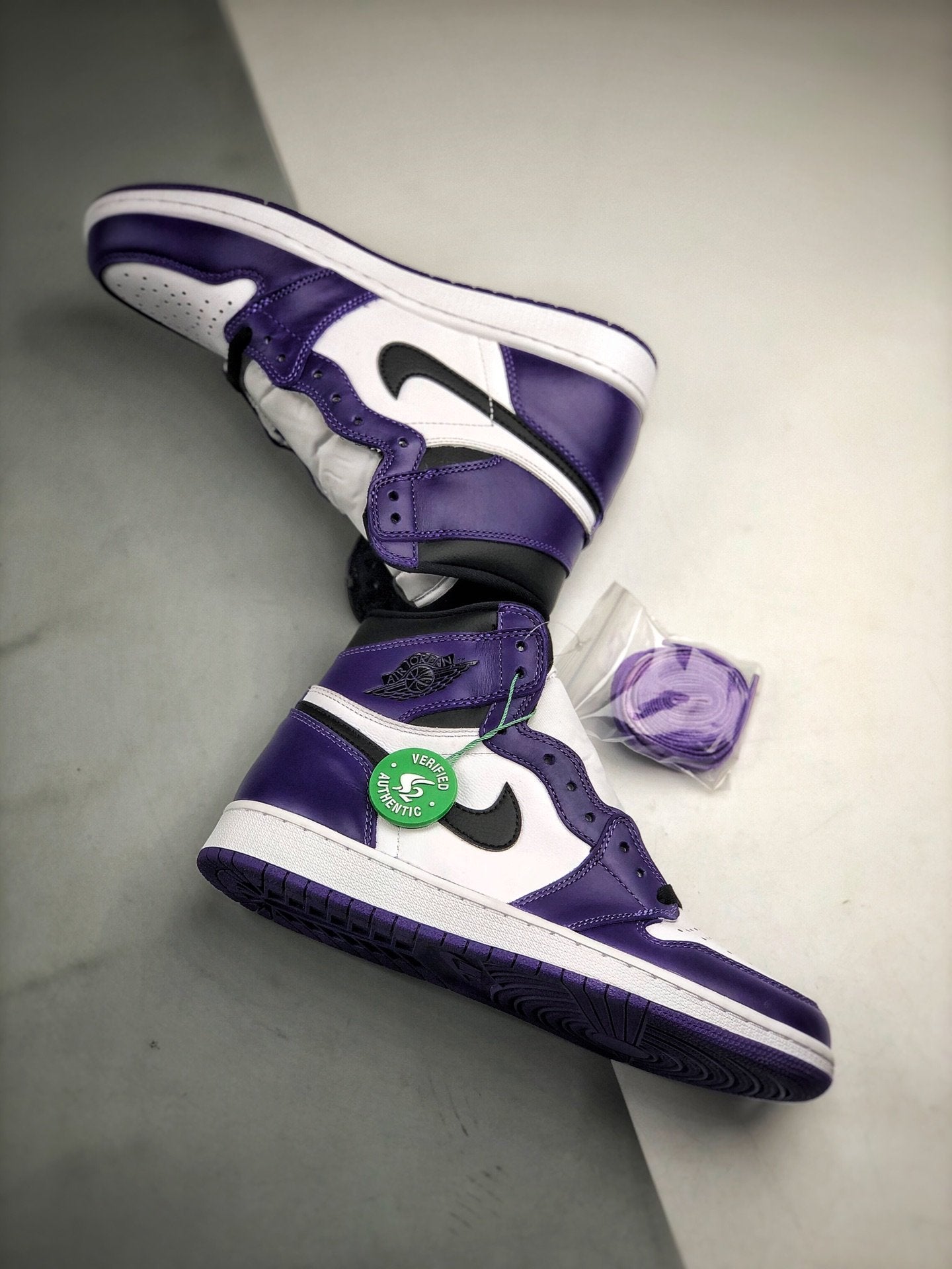 Air Jordan 1 Retro High "Court Purple"