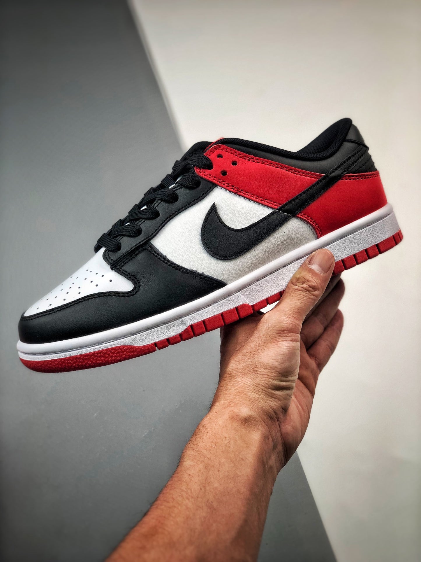 Nike SB Dunk Low 'White Black Red'