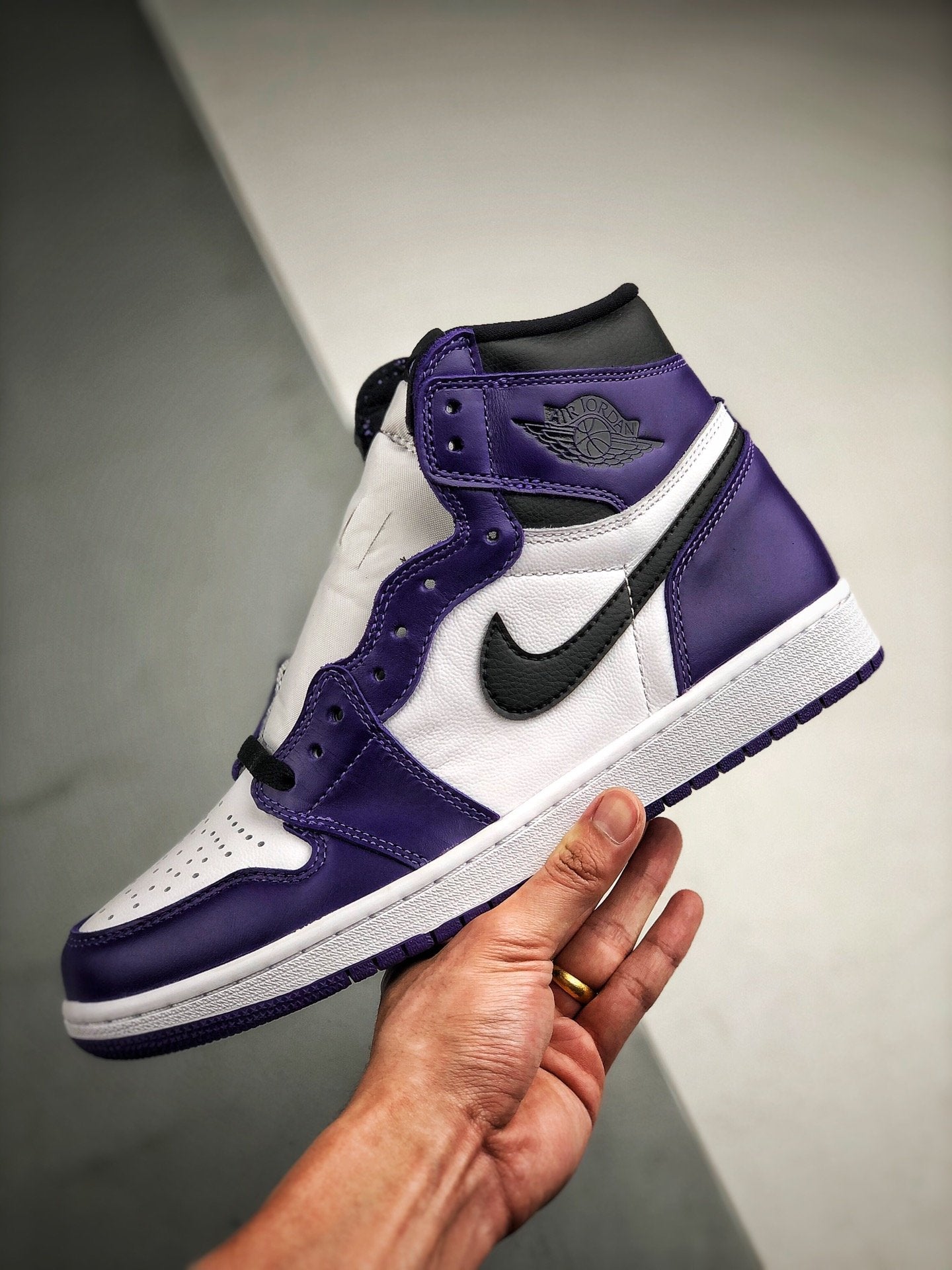 Air Jordan 1 Retro High "Court Purple"