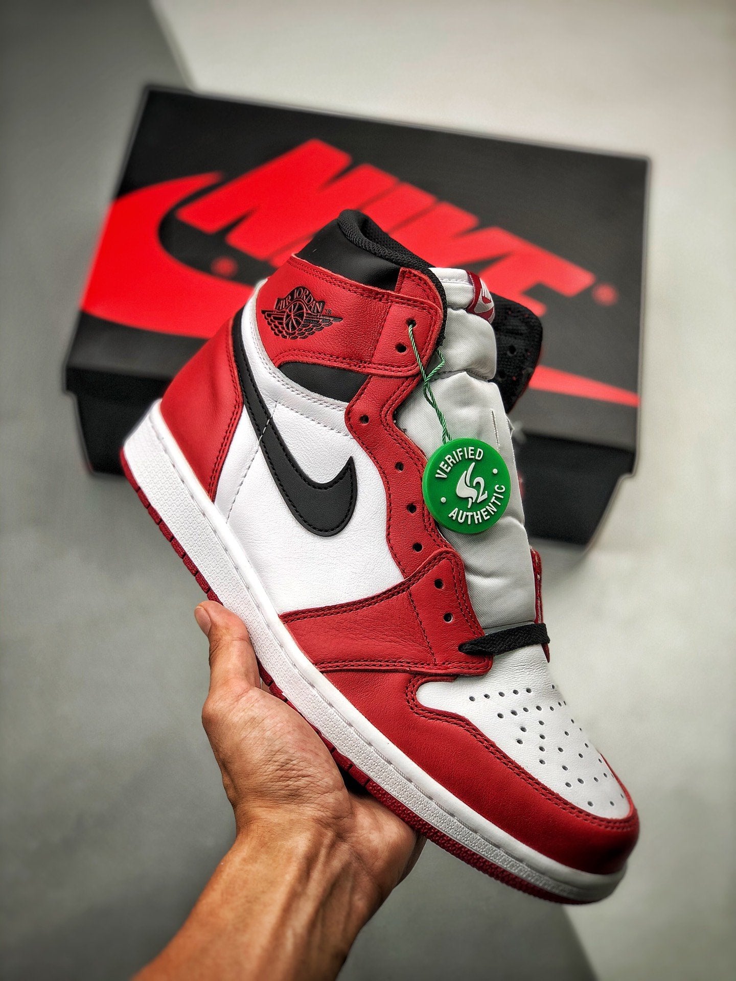 Air Jordan 1 Retro High “Chicago”