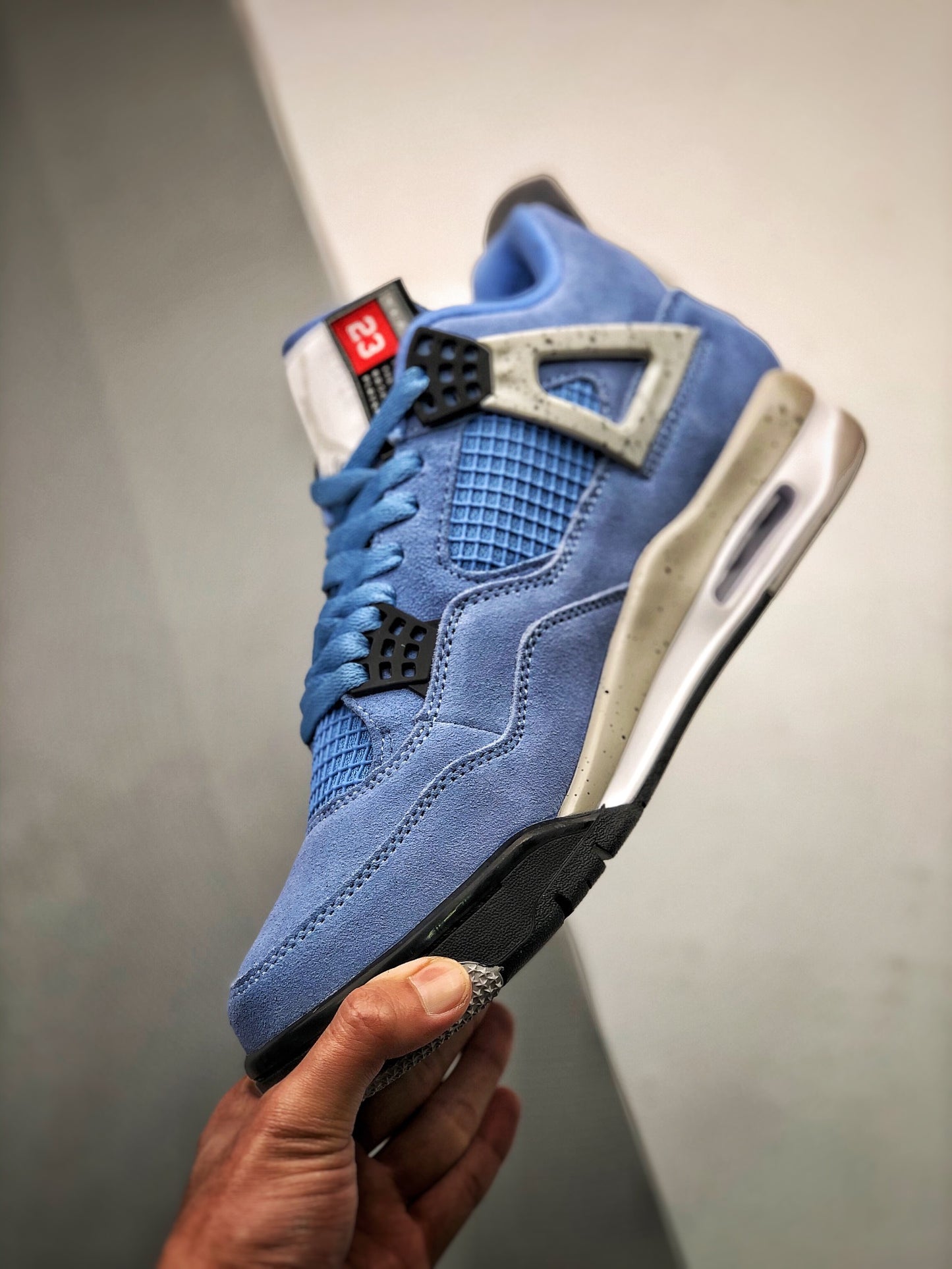 Air Jordan 4 Retro "University Blue"