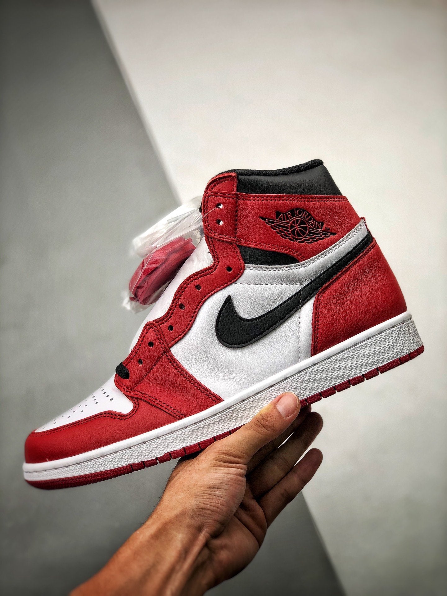 Air Jordan 1 Retro High “Chicago”