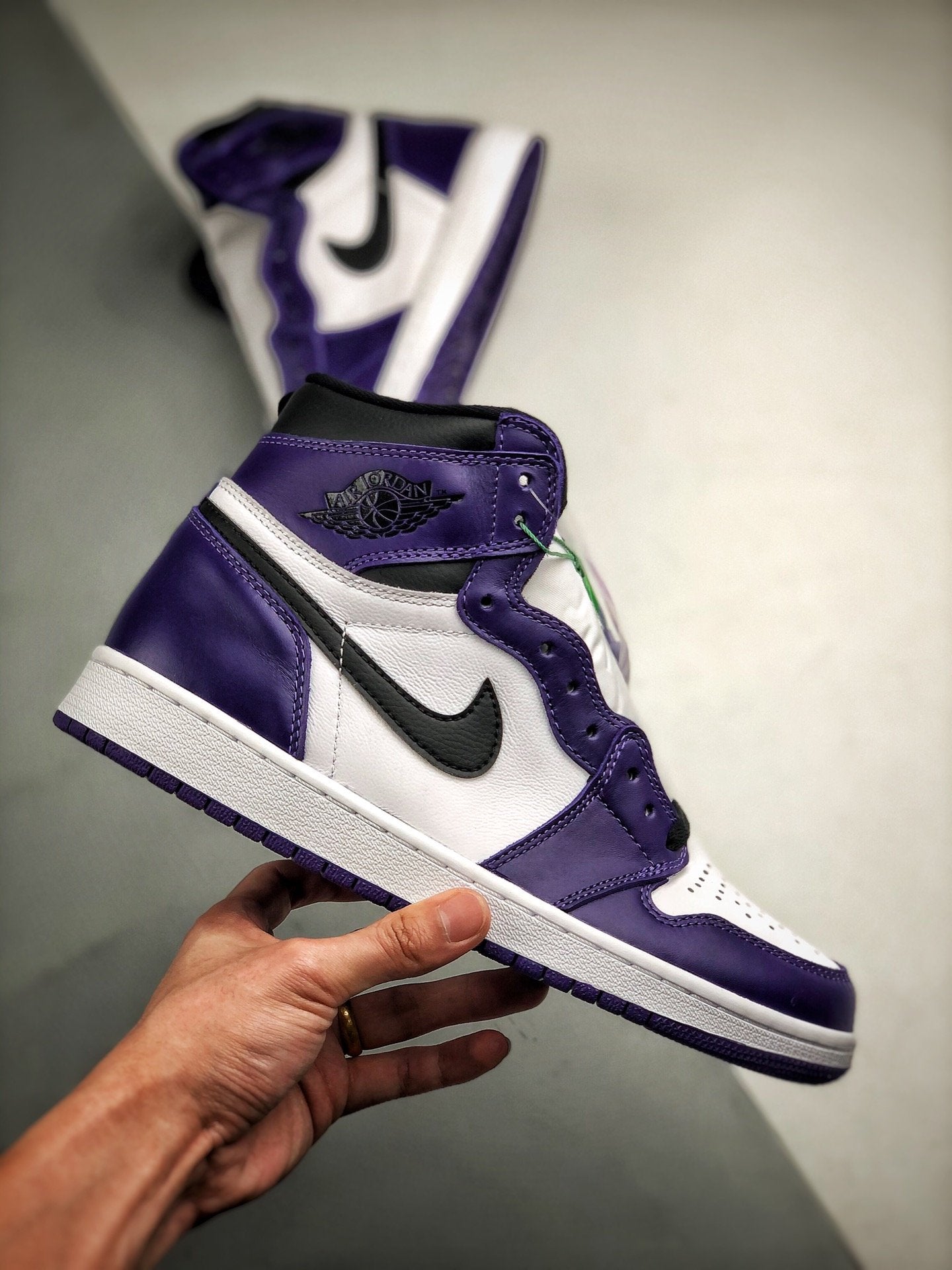 Air Jordan 1 Retro High "Court Purple"