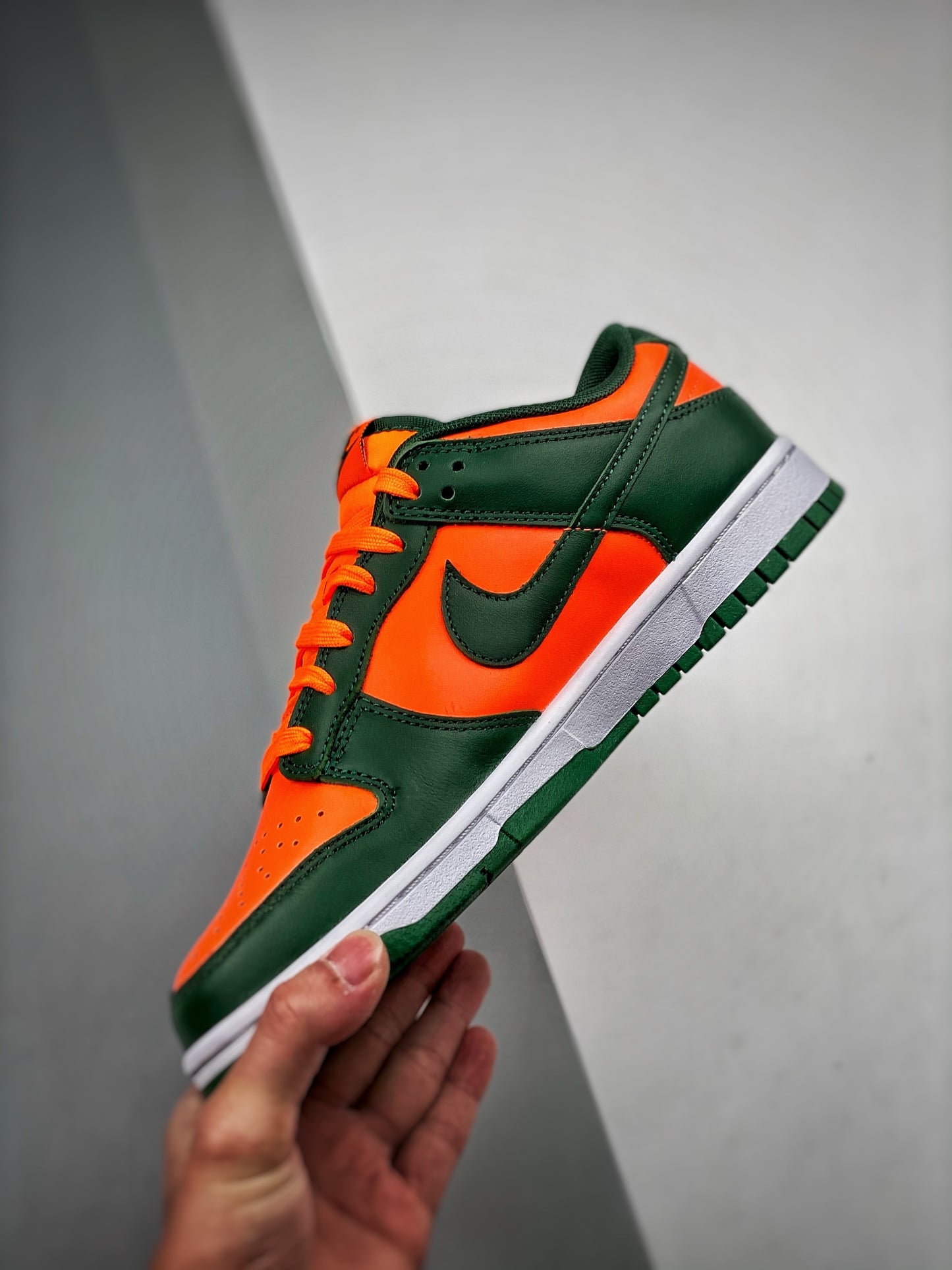 Nike Dunk Low "Miami Hurricanes"