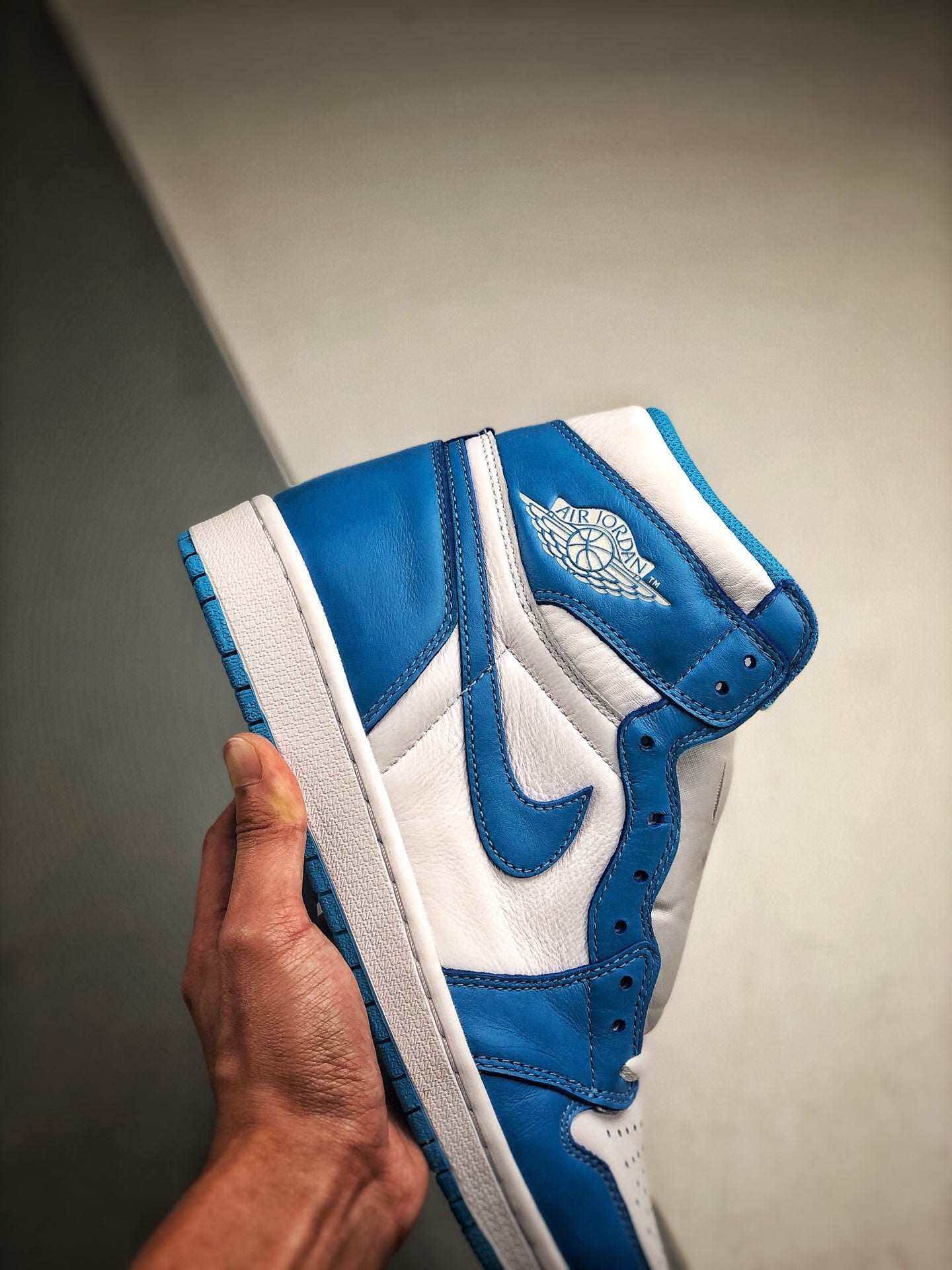 Air Jordan 1 Retro High "UNC"