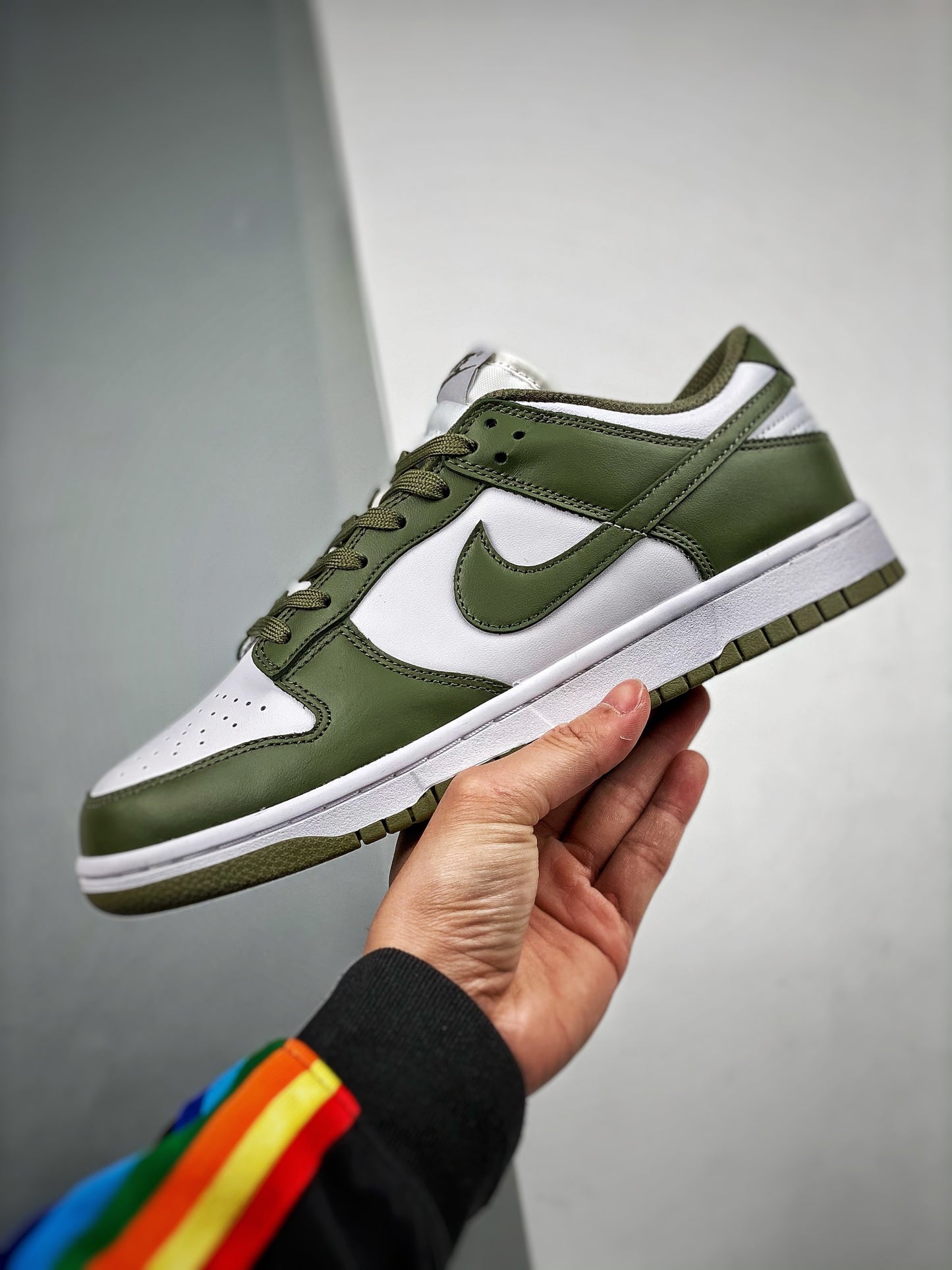 Nike Dunk Low "Medium Olive"