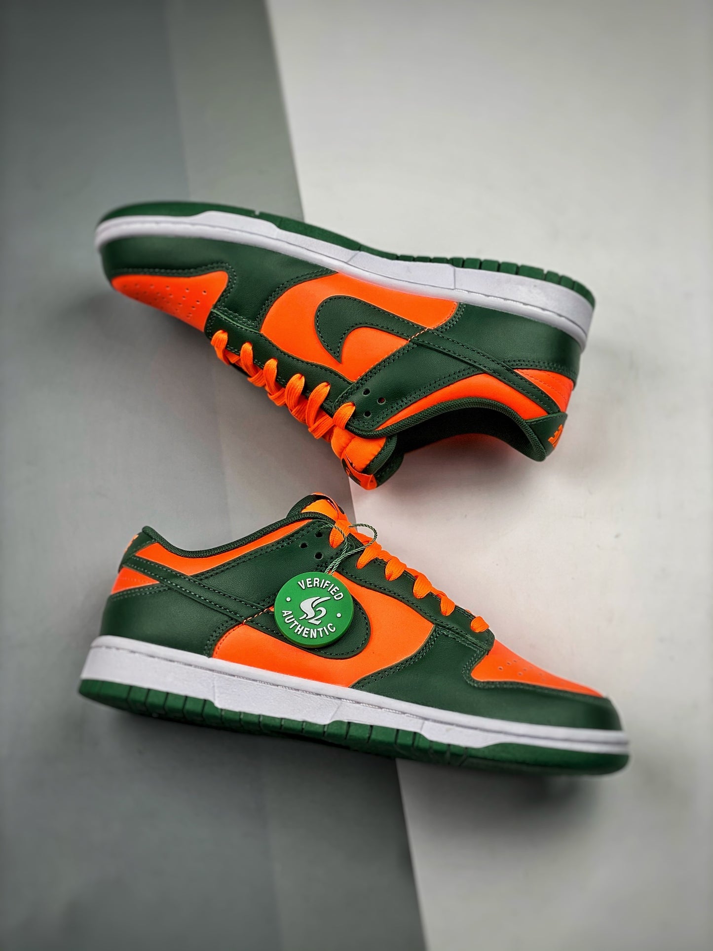 Nike Dunk Low "Miami Hurricanes"