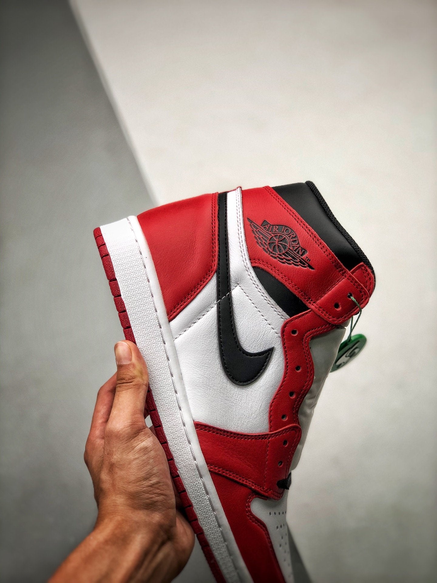 Air Jordan 1 Retro High “Chicago”